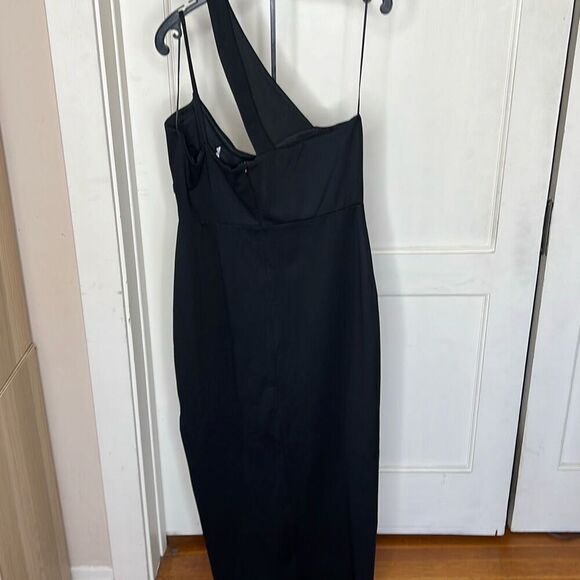 Petal & Pup Jolie One Shoulder Black Midi Dress Size 8 Nwot - Picture 9 of 9